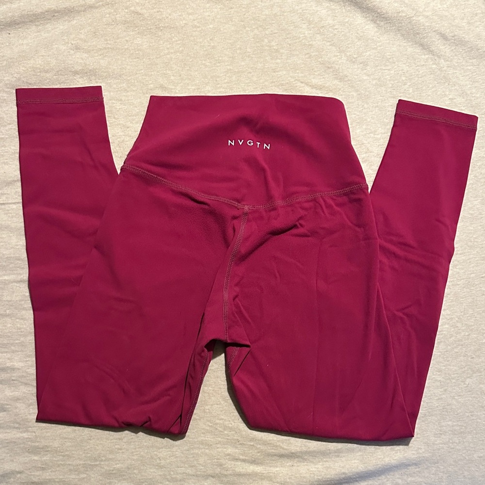 NVGTN Magenta Signature Leggings - Picture 3 of 3